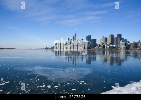 Toronto Skyline à la jetée Polson en hiver Banque D'Images