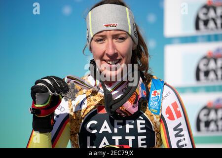 Cortina d'Ampezzo, Italie. 13 février 2021. WEIDLE Kira d'Allemagne prend la 2e place lors des CHAMPIONNATS DU MONDE DE SKI alpin FIS 2021 Women's Downhill Credit: MAURO DALLA POZZA/Alay Live News Credit: MAURO DALLA POZZA/Alay Live News Banque D'Images