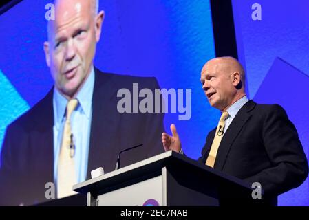 William Hague, le Lord Hague de Richmond, est un politicien britannique conservateur et un pair à vie. Il a représenté Richmond, dans le Yorkshire, en tant que député et a été chef du Parti conservateur de 1997 à 2001. Il a été secrétaire d'État aux Affaires étrangères et du Commonwealth de 2010 à 2014 et chef de la Chambre des communes de 2014 à 2015. Banque D'Images