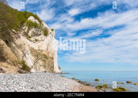 Mon Danemark - Mai 5. 2018: Touristes à la plage de Mons Klint falaises de craie Banque D'Images