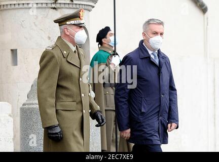 Rome, Italie. 13 février 2021. 2/13/2021 - Lorenzo Guérini nommé ministre de la Défense dans le nouveau gouvernement de Mario Draghi quitte le Quirinale après la cérémonie de serment (photo par IPA/Sipa USA) crédit: SIPA USA/Alay Live News Banque D'Images