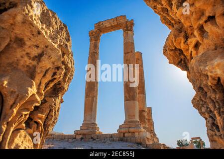 Vestiges du Temple d'Hercules sur la Citadelle, Amman, Jordanie. L'ancienne ville romaine de Philadelphie Banque D'Images