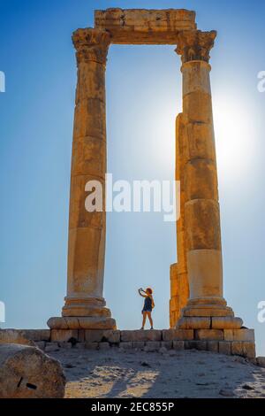 Vestiges du Temple d'Hercules sur la Citadelle, Amman, Jordanie. L'ancienne ville romaine de Philadelphie Banque D'Images