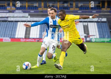 Huddersfield, Royaume-Uni. 13 février 2021. HUDDERSFIELD, ANGLETERRE. 13 FÉVRIER Uche Ikpeazu de Wycombe Wanderers sur le chemin de gagner une pénalité lors du match de championnat de Sky Bet entre Huddersfield Town et Wycombe Wanderers au stade John Smith, Huddersfield le samedi 13 février 2021. (Credit: Pat Scaasi | MI News) Credit: MI News & Sport /Alay Live News Banque D'Images