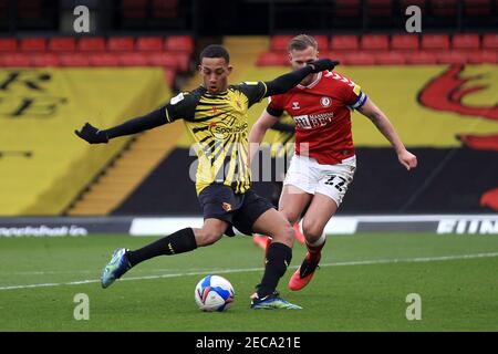 Watford, Royaume-Uni. 13 février 2021. Joao Pedro de Watford (L) prend un coup de feu sur le but. EFL Skybet Championship Match, Watford et Bristol City au stade Vicarage Road à Watford le samedi 13 février 2021. Cette image ne peut être utilisée qu'à des fins éditoriales. Utilisation éditoriale uniquement, licence requise pour une utilisation commerciale. Aucune utilisation dans les Paris, les jeux ou les publications d'un seul club/ligue/joueur. photo par Steffan Bowen/Andrew Orchard sports photographie/Alay Live news crédit: Andrew Orchard sports photographie/Alay Live News Banque D'Images