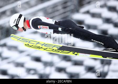 Zakopane, Pologne. 13 février 2021. Andrzej Stekala saut à ski sur la grande station de saut à ski de Krokiew pendant la coupe du monde de saut à ski à Zakopane. Crédit : SOPA Images Limited/Alamy Live News Banque D'Images