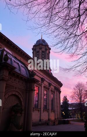Église réformiste unie de Saltaire, dans le Yorkshire de l'Ouest. Royaume-Uni le matin de l'hiver. Banque D'Images