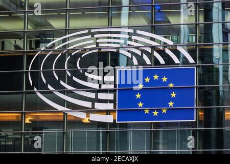 Logo du Parlement européen sur le bâtiment Paul-Henri Spaak à Bruxelles, Belgique Banque D'Images