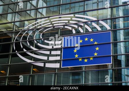 Logo du Parlement européen sur le bâtiment Paul-Henri Spaak à Bruxelles, Belgique Banque D'Images