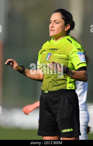 Milan, Italie. 13 février 2021. Arbitre Mme Maria Marotta pendant le match de coppa Italia entre AC Milan et US Sassuolo calcio au Centre sportif Vismara à Milan, Italie crédit: SPP Sport Press photo. /Alamy Live News Banque D'Images