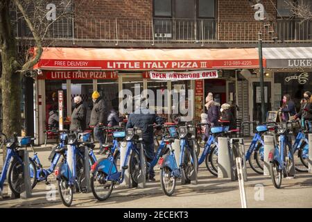 Little Italy Pizza on University place, 13th Street, Greenwich Village, New York City. n Banque D'Images