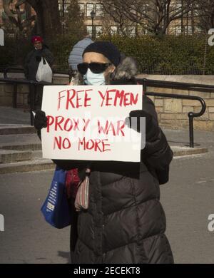 Les membres de la Ligue des résistants à la guerre et d'autres militants anti-guerre manifestent à Mettre un terme à la participation des États-Unis dans la guerre au Yémen où se trouve le les gens souffrent terrib Banque D'Images