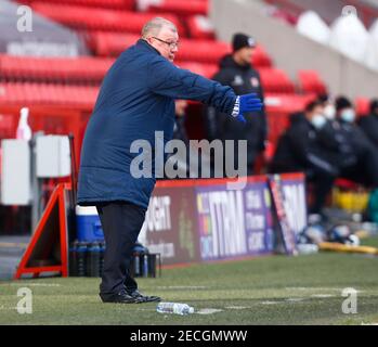 Woolwich, Royaume-Uni. 13 février 2021. WOOLWICH, Royaume-Uni, FÉVRIER 13: Steve Evans directeur de Gillingham's pendant Sky Bet League One entre Charlton Athletic et Gillinghamat The Valley, Woolwich le 13 février 2021 crédit: Action Foto Sport/Alay Live News Banque D'Images