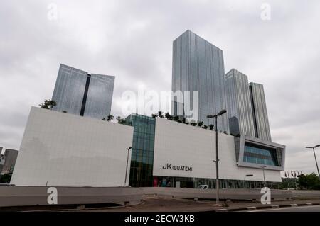 Un nouveau développement d'un centre commercial et des bureaux d'affaires, de finances et d'appartements pour les résidents riches sur AV. Président Juscelino Kubitschek, Fari Banque D'Images