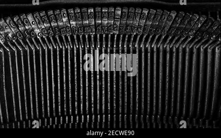 Ancienne machine à écrire de modèle indien noir et blanc Banque D'Images