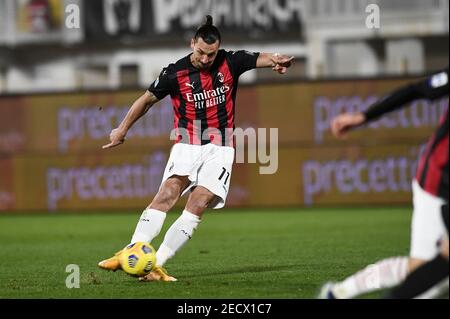 La Spezia, Italie. 13 février 2021. Zlatan Ibrahimovic de l'AC Milan en action pendant Spezia Calcio vs AC Milan, football italien série A match à la Spezia, Italie, février 13 2021 crédit: Independent photo Agency/Alay Live News Banque D'Images