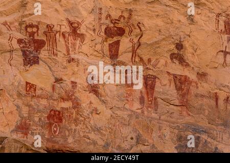 Pictogrammes plus grands que nature dans le style Barrier Canyon à Sego Canyon dans l'Utah, aux États-Unis Banque D'Images