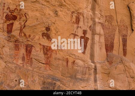 Pictogrammes plus grands que nature dans le style Barrier Canyon à Sego Canyon dans l'Utah, aux États-Unis Banque D'Images