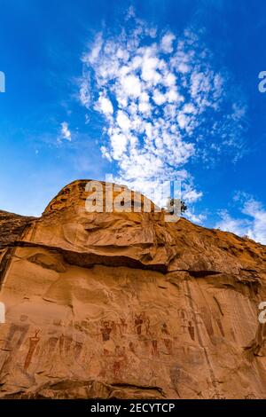 Pictogrammes plus grands que nature dans le style Barrier Canyon à Sego Canyon dans l'Utah, aux États-Unis Banque D'Images