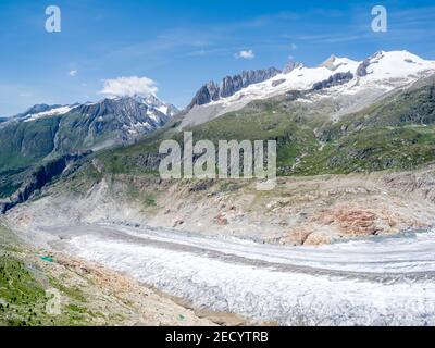 Vue sur le Grand glacier d'Aletsch, Aletschgletscher, dans les Alpes bernoises, canton du Valais, Alpes suisses, Suisse, Europe Banque D'Images