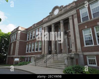 Image de l'école secondaire de Provincetown située sur la rue Winslow. Banque D'Images