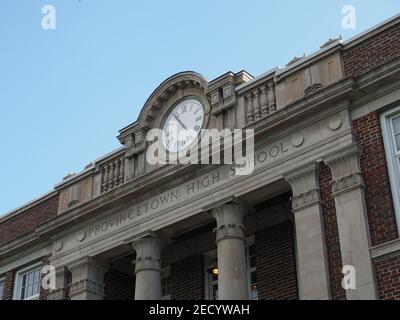 Image de l'école secondaire de Provincetown située sur la rue Winslow. Banque D'Images