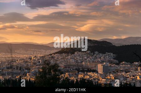 Heure d'or à Athènes Grèce. Colline de Lycabette à Athènes, Banque D'Images