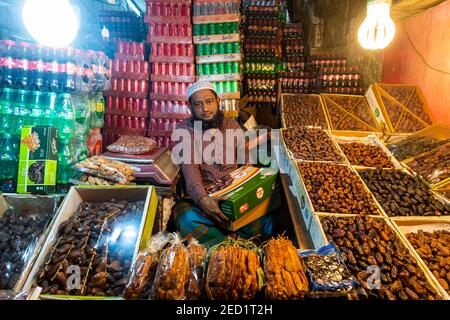 Vendeur de rue dans le Kawran Bazar, Dhaka, Bangladesh Banque D'Images