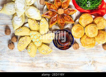 Navruz, une fête nationale azerbaïdjanaise. Bonbons. Aliments à concentration sélective Banque D'Images