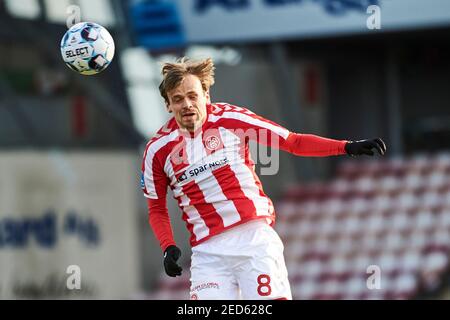 Aalborg, Danemark. 14 février 2021. Iver Fossum (8) d'AAB vu pendant le match 3F Superliga entre Aalborg Boldklub et Randers FC au parc Aalborg Portland à Aalborg. (Crédit photo : Gonzales photo/Alamy Live News Banque D'Images