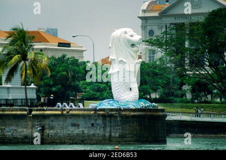 Keppel Harbour Singapore Merlion Statue à l'entrée du port Banque D'Images