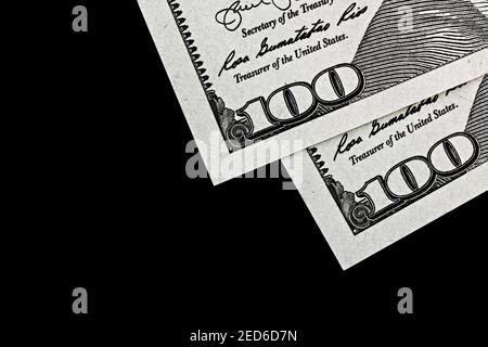 topview de fragment de billets de dollar sur le velours noir, comme un fond Banque D'Images