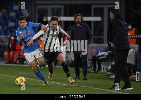 Naples, Italie. 13 février 2021. 2/13/2021 - le défenseur italien Giovanni Di Lorenzo de Naples se bat pour le ballon avec Federico Chiesa, milieu de terrain italien de Juventus, lors du match de football série A SSC Napoli vs FC Juventus. Napoli a gagné 1-0. (Photo par IPA/Sipa USA) crédit: SIPA USA/Alay Live News Banque D'Images