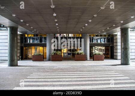 Belgique, Bruxelles, l'entrée du bâtiment Paul-Henri-Spaak, abrégé PHS, est un lieu de travail du Parlement de l'Union européenne à Bruxelles. Banque D'Images