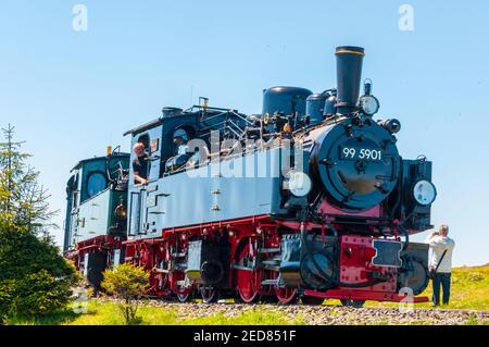 Brocken Allemagne - Mai 27. 2018: Train à vapeur d'époque arrivant en direction de la gare de Brocken en Allemagne Banque D'Images