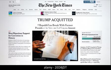 Capture d'écran du site Web du New York Times le jour où l'ancien président Donald Trump a été acquitté par le Sénat américain lors de son deuxième procès de destitution. Banque D'Images