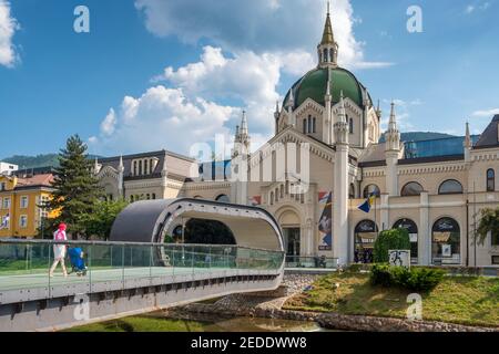 Académie des Beaux-Arts et pont Festina lente à Sarajevo, BiH Banque D'Images