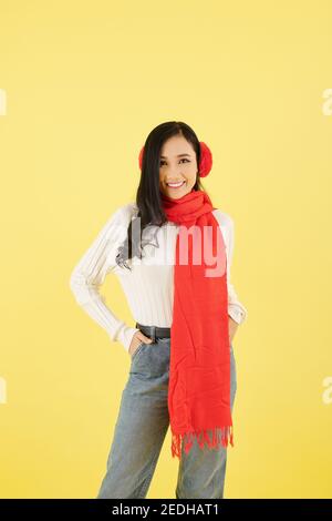 Femme dans les vêtements d'hiver Banque D'Images