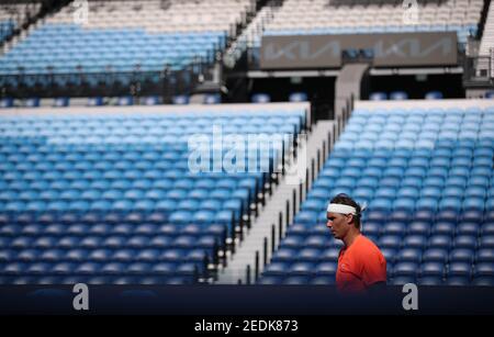 Melbourne, Australie. 15 février 2021. Rafael Nadal, d'Espagne, est en compétition lors du match des hommes célibataires contre Fabio Fognini, d'Italie, à l'Open d'Australie à Melbourne Park, en Australie, le 15 février 2021. Credit: Bai Xuefei/Xinhua/Alay Live News Banque D'Images