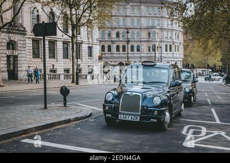 Taxi noir à Londres Banque D'Images