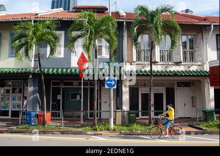 02.12.2020, Singapour, , Singapour - magasins traditionnels le long de Neil Road, qui relie le quartier historique de Chinatown et de Tanjong Pagar. Shopho Banque D'Images