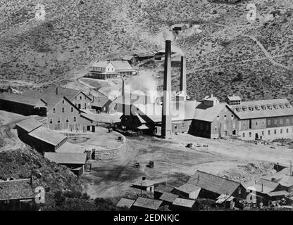 O'Sullivan, Timothy H. - Virginia City, Nevada, die Gold und die Curry Mühle Banque D'Images