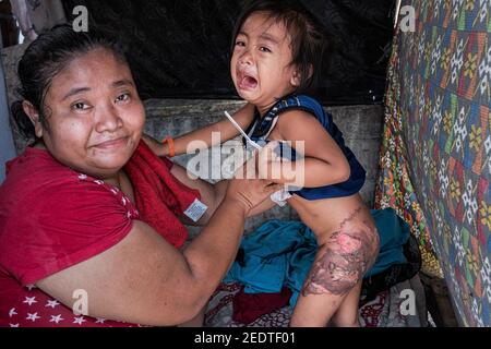 Cimetière, Manille, Makati, Philippines, vivant à l'intérieur d'un cimetière, tombe Banque D'Images