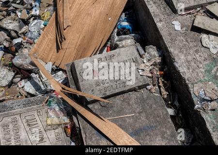 Cimetière, Manille, Makati, Philippines, vivant à l'intérieur d'un cimetière, tombe Banque D'Images