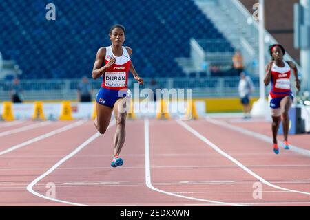 Omara Duran (à gauche) de Cuba remporte deux médailles d'or lors de la deuxième journée d'athlétisme aux Jeux parapanaméricains de Toronto. Elle gagne dans la Women's 100m T12 et dans le Banque D'Images