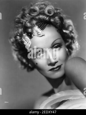 MARLENE DIETRICH Portait par RAY JONES pour LES BALADES de DESTRY À NOUVEAU 1939 réalisateur GEORGE MARSHALL producteur Joe Pasternak Universal Pictures Banque D'Images