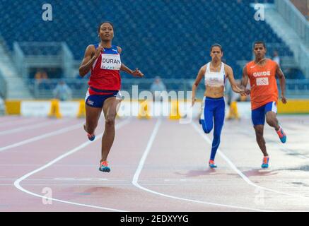 Omara Duran, de Cuba, remporte le record mondial de 100 m T12 féminin avec 11.65. La journée de l'Athlétisme des Jeux Parapan am a été marquée b Banque D'Images