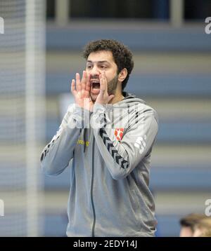 Eat, Allemagne. Entraîneur 2021 Jamal NAJI (TUE) gestuelle, gestuelle, handball 1er Bundesliga, 18e jour de match, TUSEM Essen (TUE) - MT Melsungen (MTM) 28:35, le 11 février 2021 à E ssen/Allemagne Â | usage dans le monde crédit: dpa/Alay Live News Banque D'Images