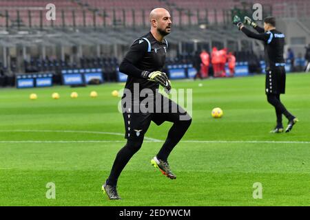 Milan, Italie. 14 février 2021. Le gardien de but Pepe Reina du Latium s'échauffe avant la série UN match entre l'Inter Milan et le Latium à Giuseppe Meazza à Milan. (Crédit photo : Gonzales photo/Alamy Live News Banque D'Images