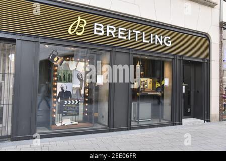 Cologne, Allemagne. 14 février 2021. Une succursale du fabricant suisse de montres Breitling Credit: Horst Galuschka/dpa/Alay Live News Banque D'Images